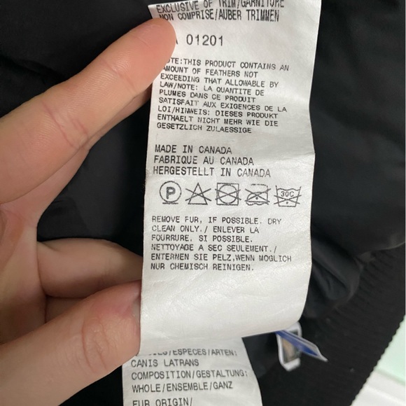 Canada Goose Chilliwack Bomber Size Small - Picture 9 of 9